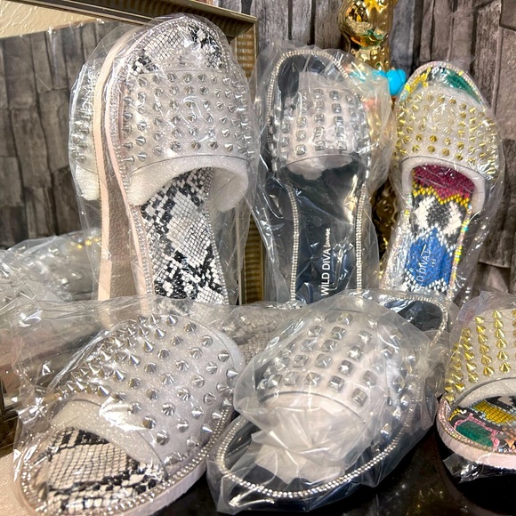 Rhinestone Spike Black & White snake print Sandals - Picture 3 of 4